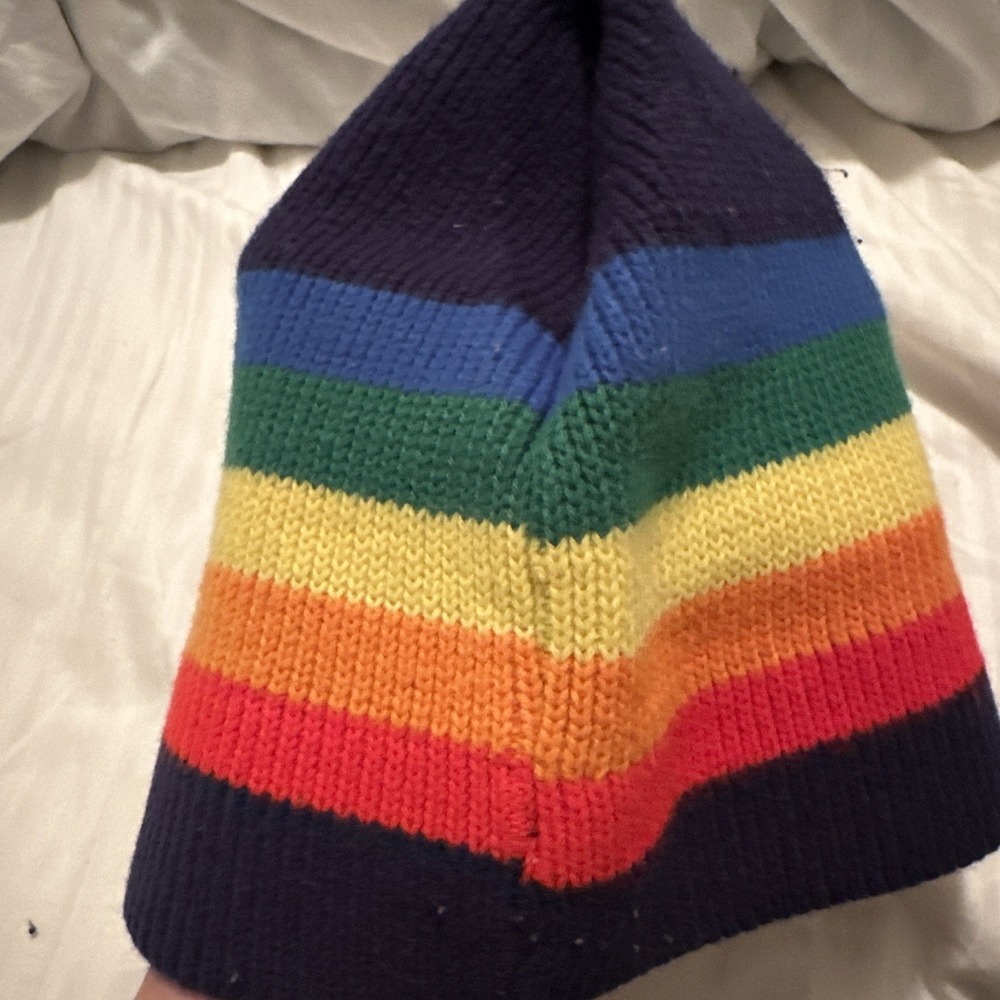 Vintage 80s Rainbow Striped Knit Beanie Ski Toque Wool Cap Hippie Pride Pom Hat - Picture 7 of 8